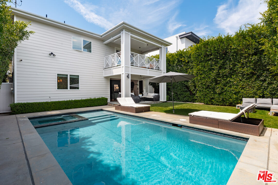 Los Angeles, California, 90046, United States, 5 Bedrooms Bedrooms, ,5 BathroomsBathrooms,Residential,For Sale,1932208