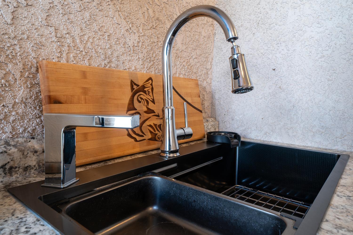 Madera, California, 93636, United States, 4 Bedrooms Bedrooms, ,3 BathroomsBathrooms,Residential,For Sale,1998678