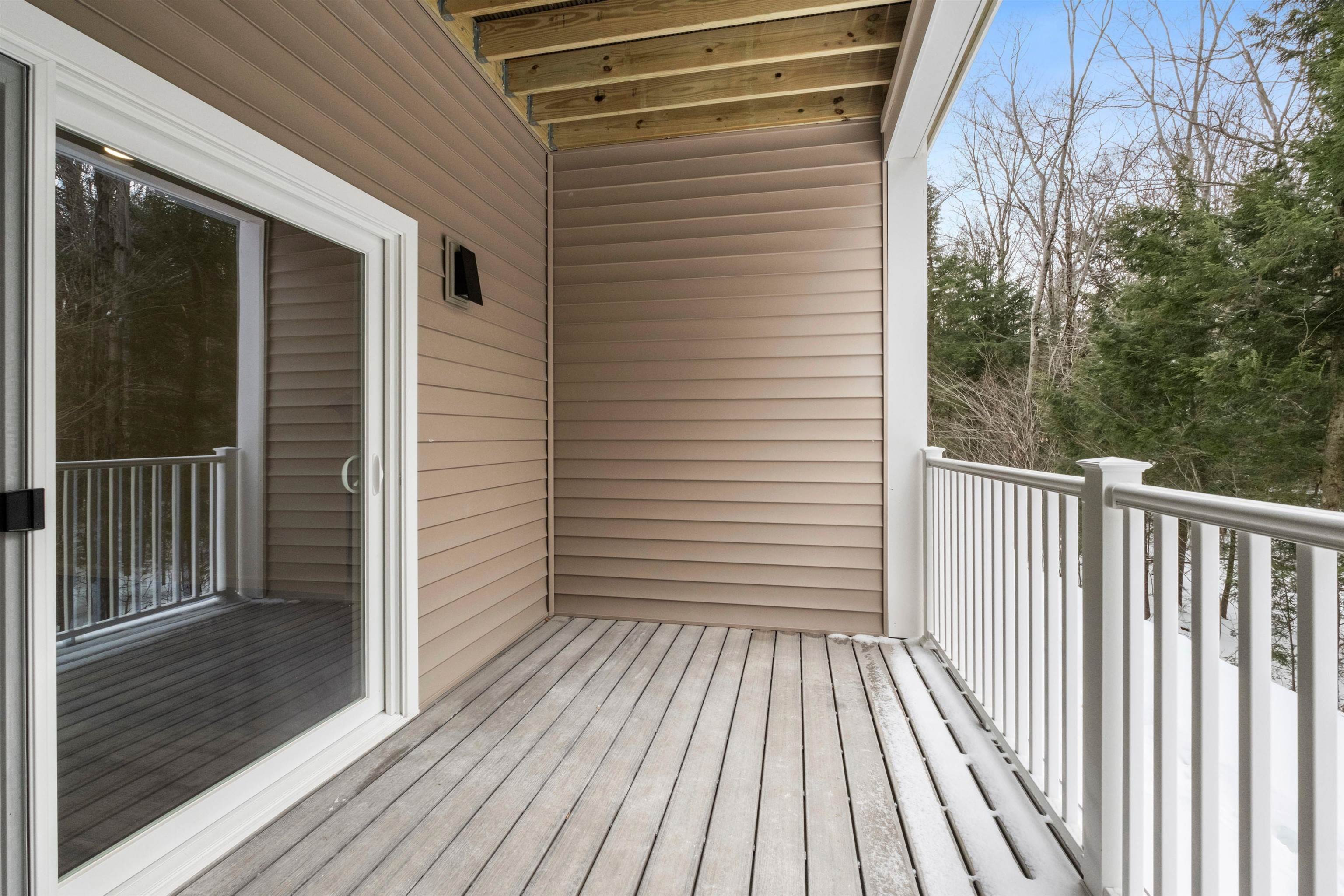 Lincoln, New Hampshire, 03251, United States, 3 Bedrooms Bedrooms, ,2 BathroomsBathrooms,Residential,For Sale,1937104