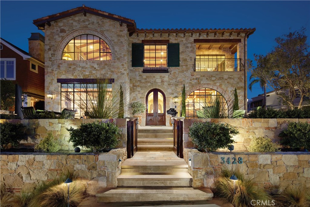 Corona del Mar, California, 92625, United States, 4 Bedrooms Bedrooms, ,3 BathroomsBathrooms,Residential,For Sale,1695491