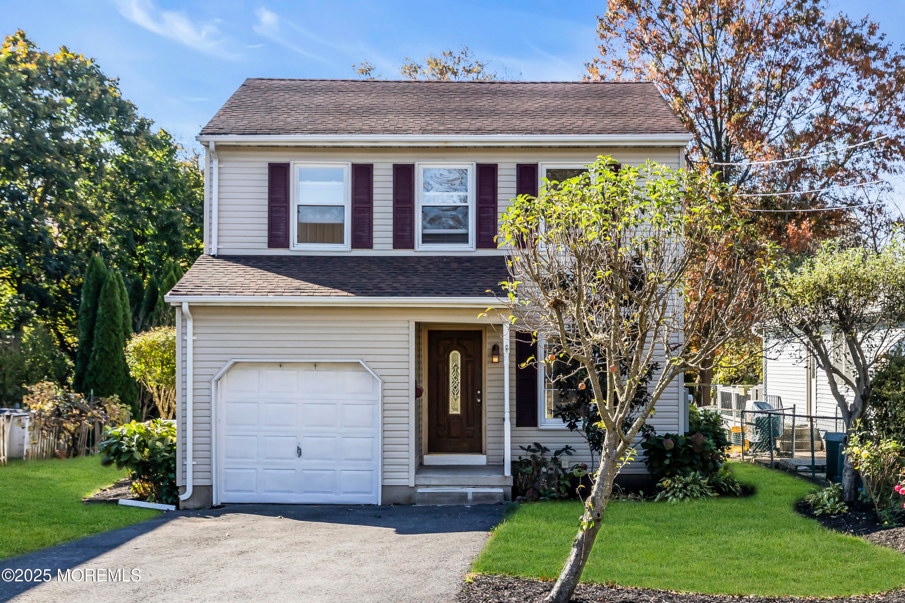 Freehold, New Jersey, 07728, United States, 3 Bedrooms Bedrooms, ,2 BathroomsBathrooms,Residential,For Sale,1990180