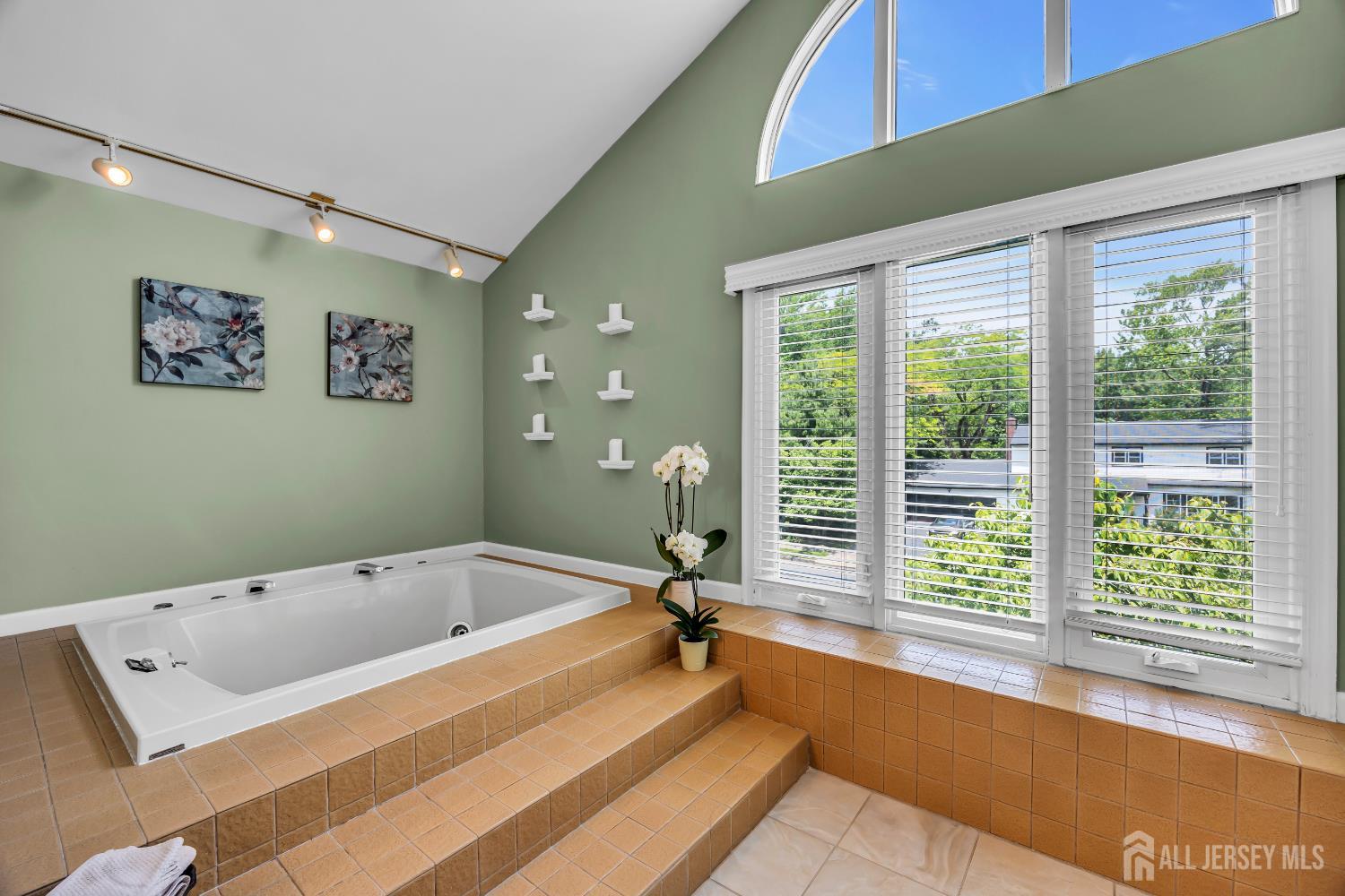 East Brunswick, New Jersey, 08816, United States, 5 Bedrooms Bedrooms, ,5 BathroomsBathrooms,Residential,For Sale,1850220