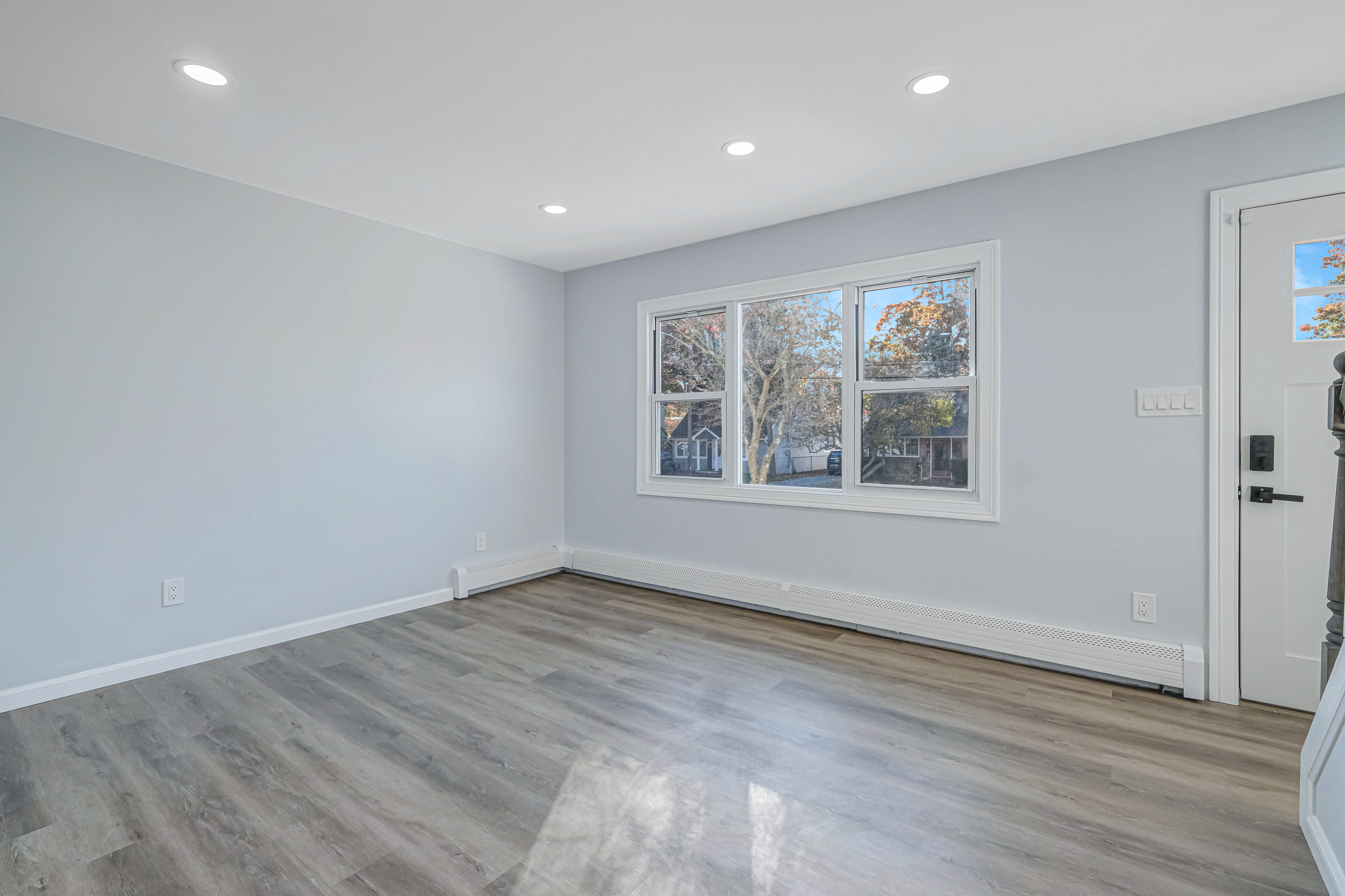 Copiague, New York, 11726, United States, 5 Bedrooms Bedrooms, ,2 BathroomsBathrooms,Residential,For Sale,1923423