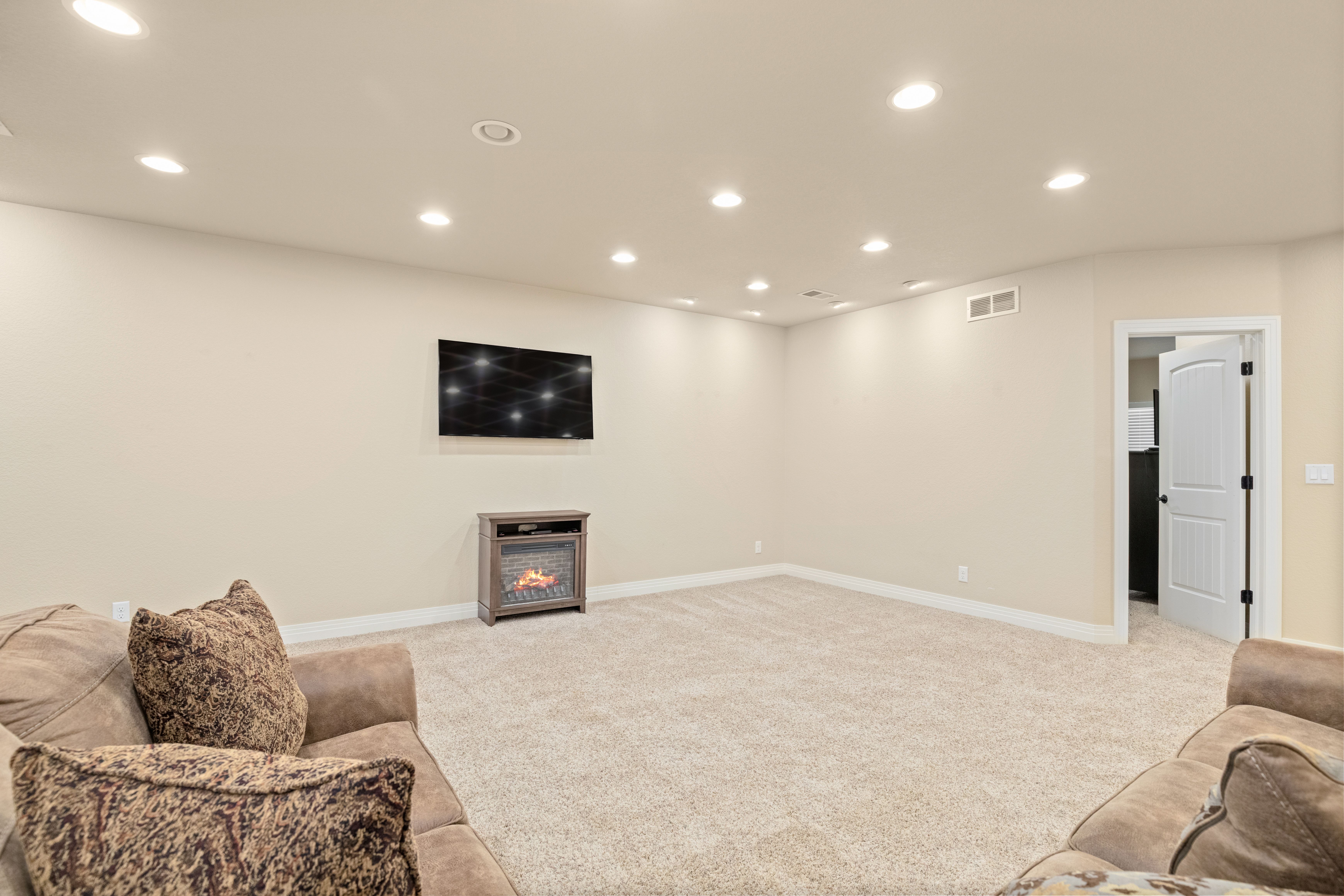  Set on 2.35 acres in Spring Valley Ranch - 物件實景