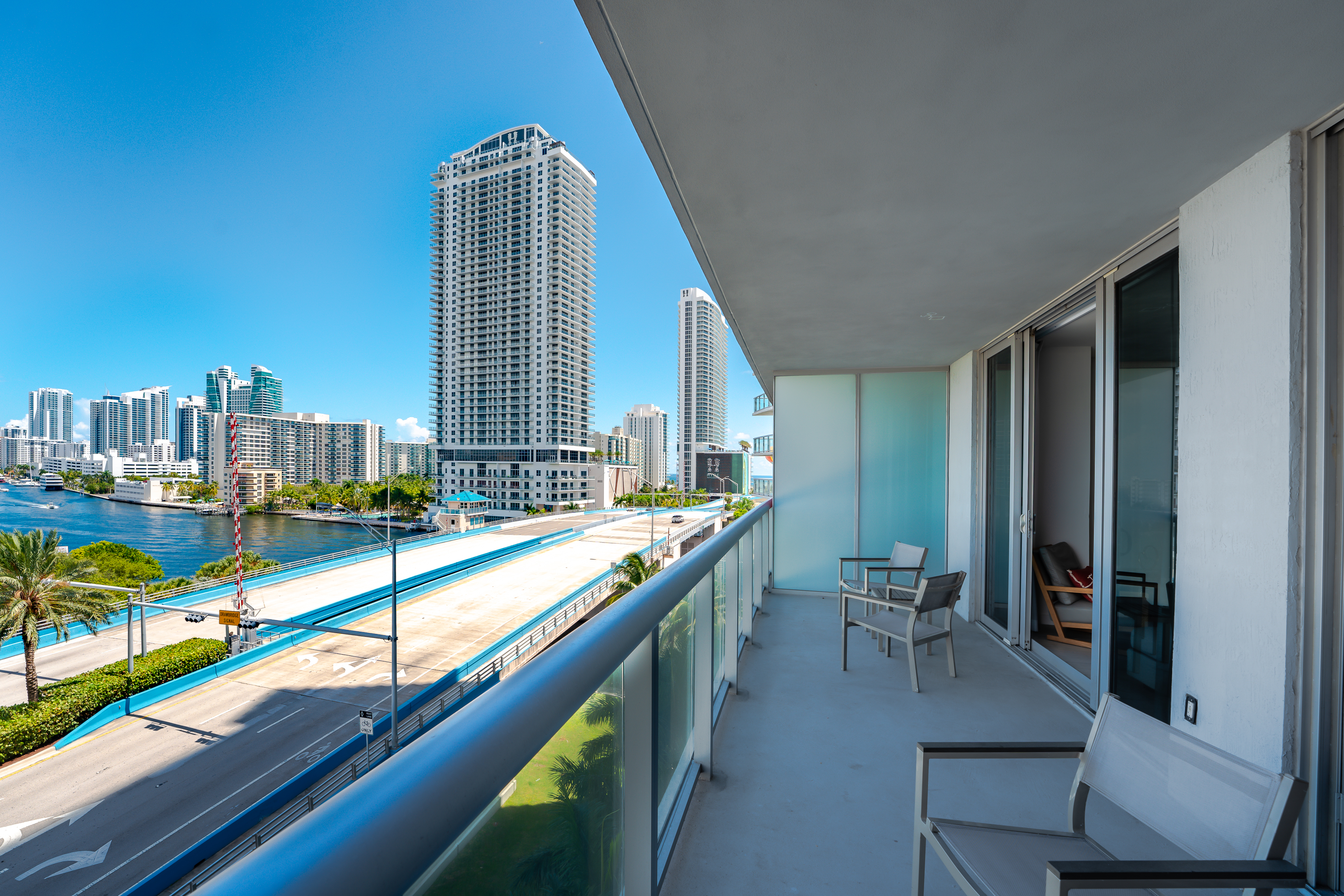  2602 E Hallandale Beach Blvd, Hallandale Beach, FL, 33009 - 物件實景