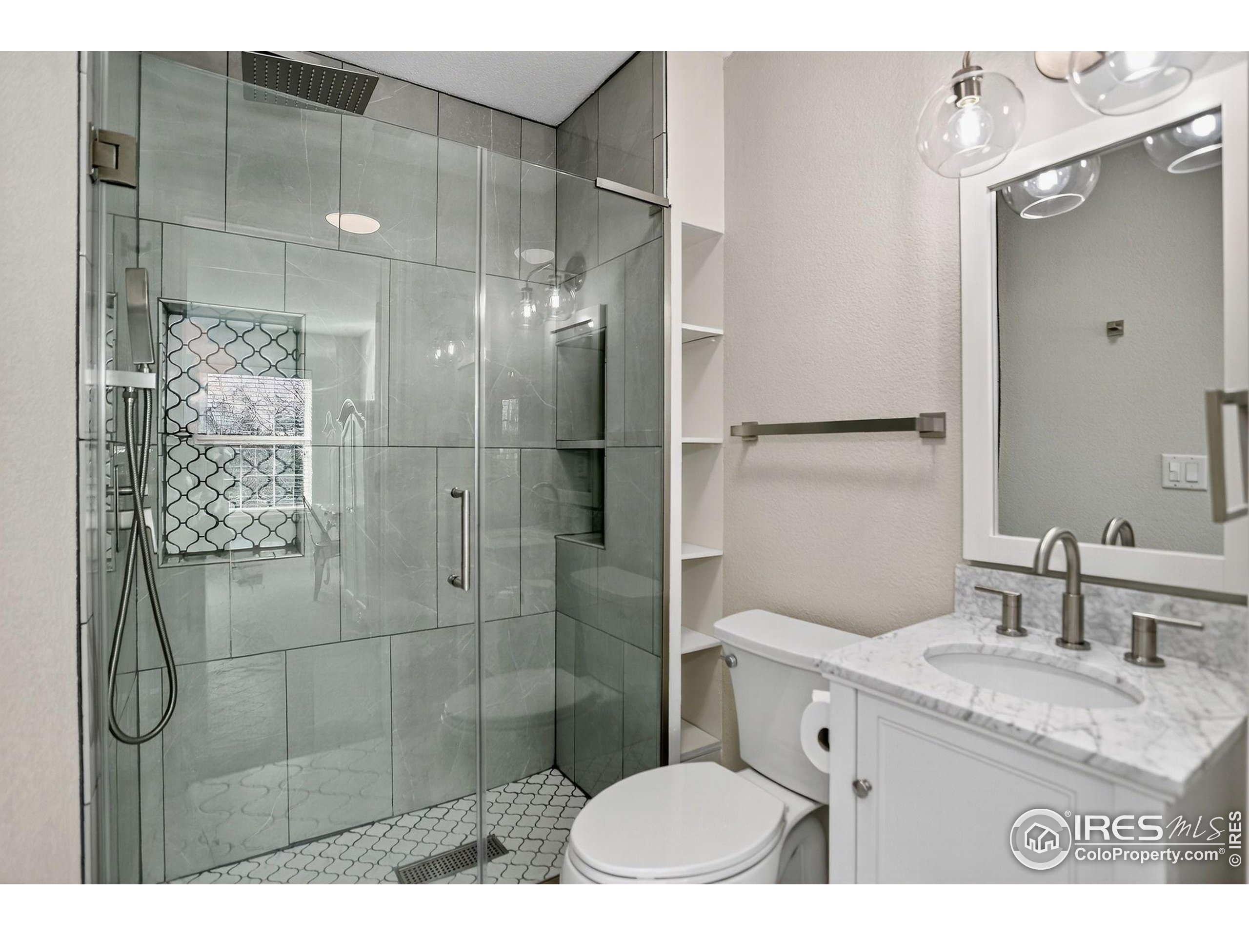 Longmont, Colorado, 80504, United States, 6 Bedrooms Bedrooms, ,2 BathroomsBathrooms,Residential,For Sale,1838026