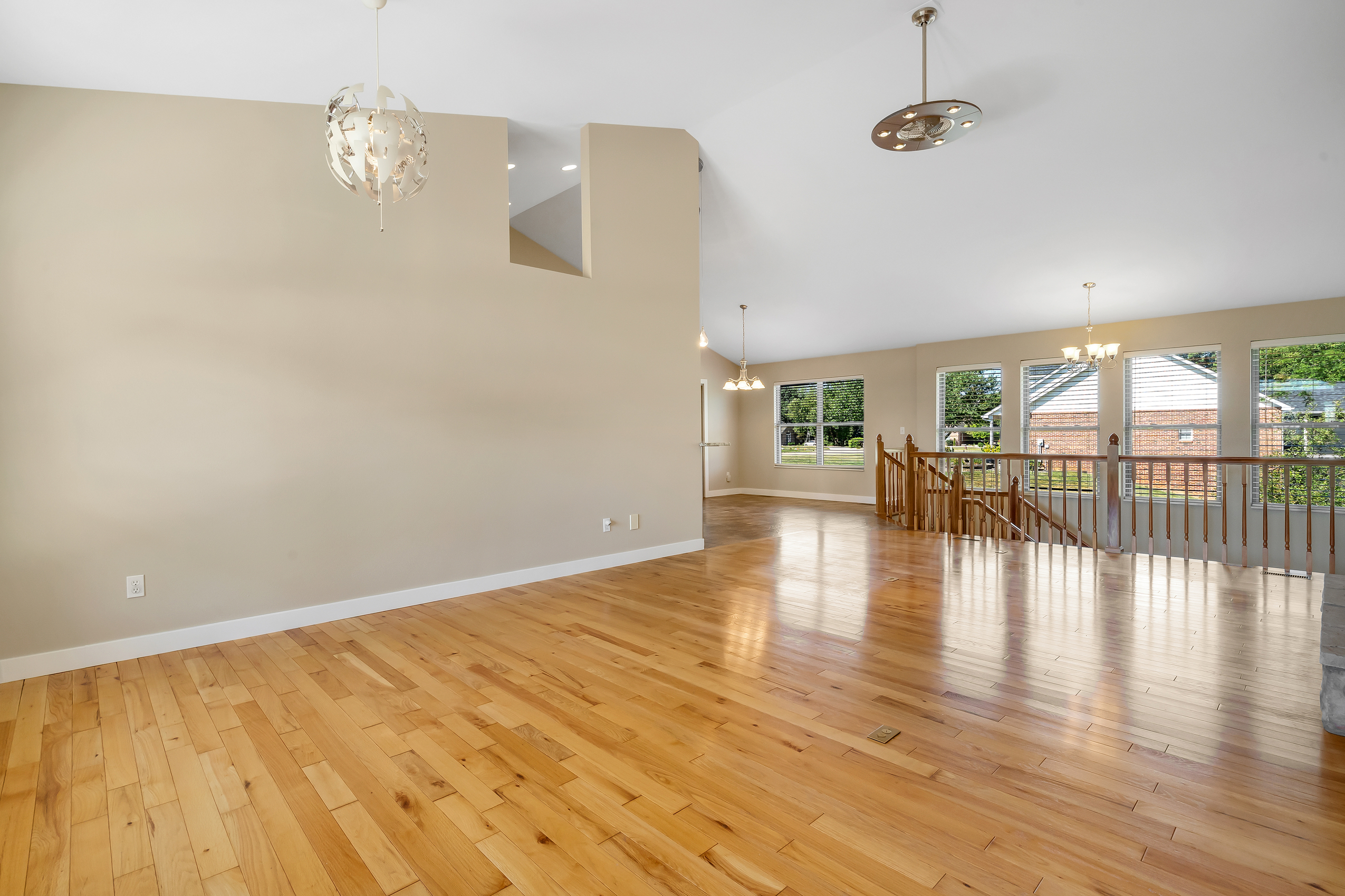 Waterloo, Illinois, 62298, United States, 5 Bedrooms Bedrooms, ,4 BathroomsBathrooms,Residential,For Sale,1978838