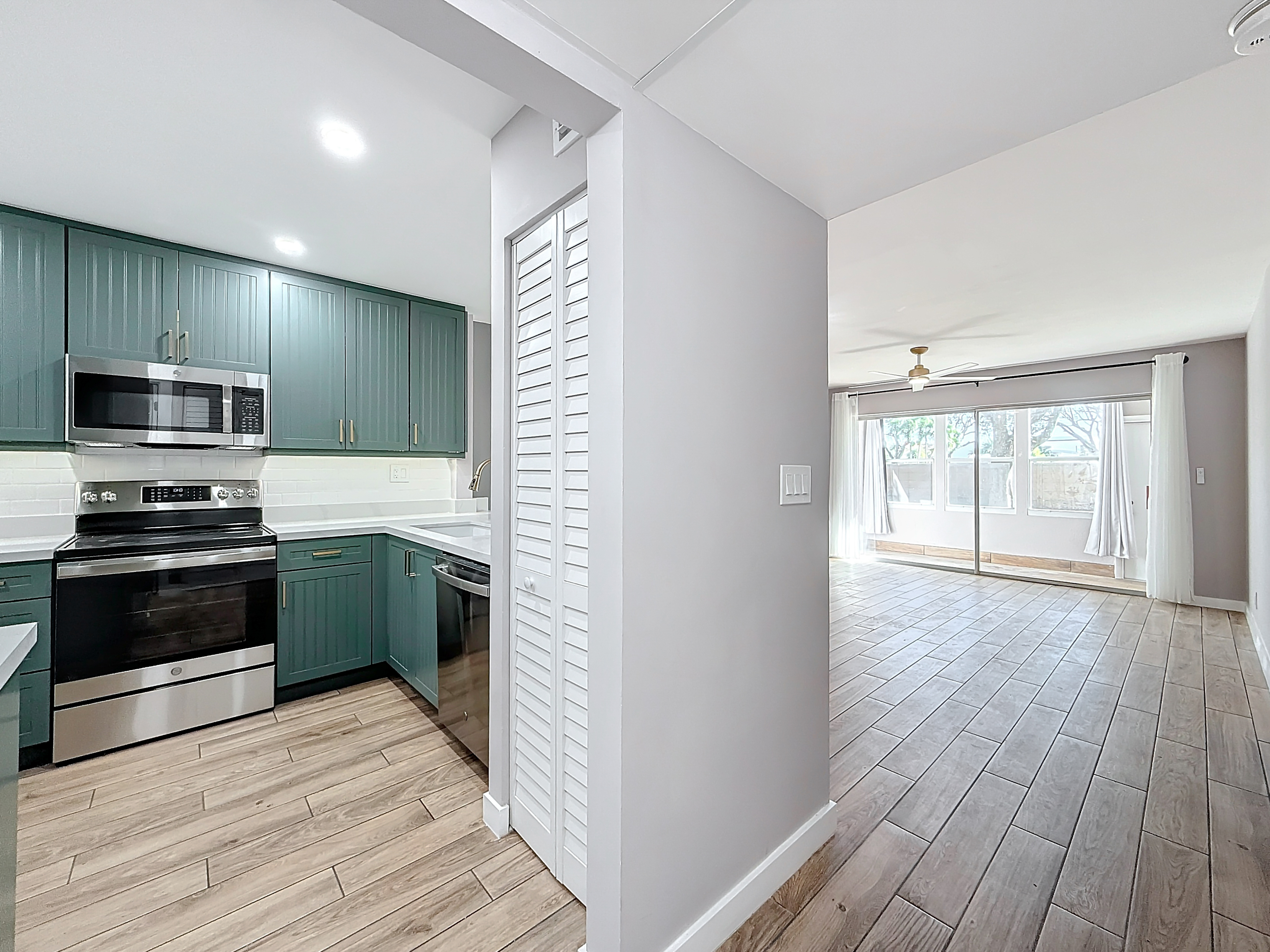  8818 W Mcnab Road, Tamarac, FL, 33321 - 物件實景