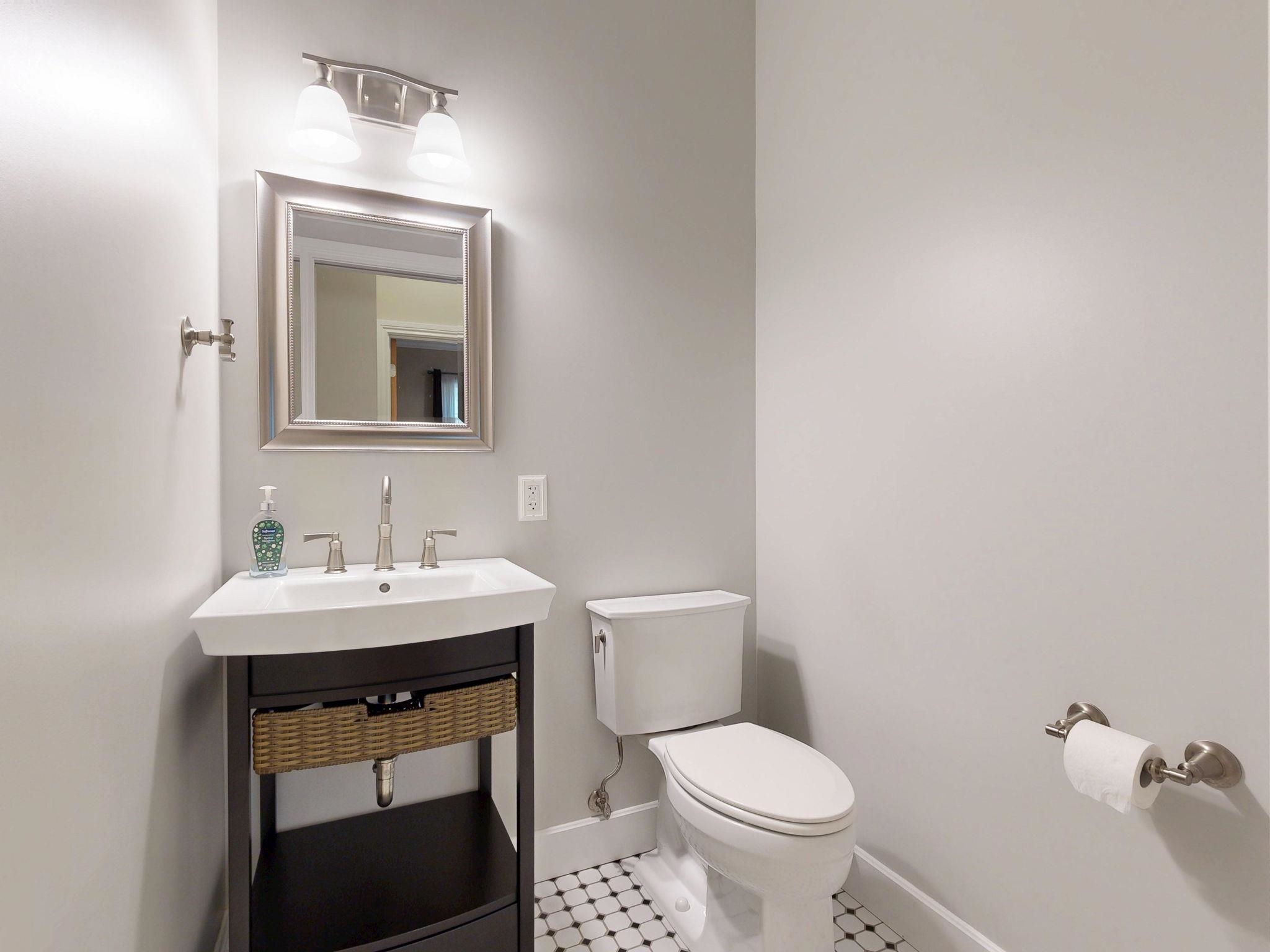 Midland, Michigan, 48642, United States, 3 Bedrooms Bedrooms, ,3 BathroomsBathrooms,Residential,For Sale,1977792