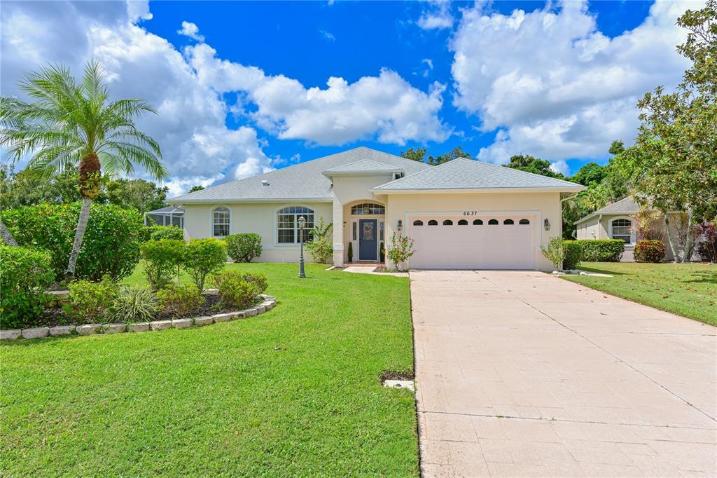 Bradenton, Florida, 34203, United States, 2 Bedrooms Bedrooms, ,3 BathroomsBathrooms,Residential,For Sale,1958401