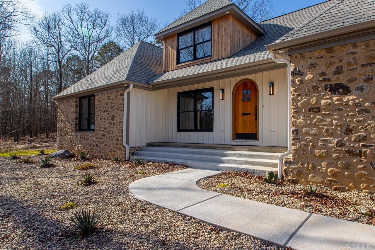 Alexander, Arkansas, 72002, United States, 6 Bedrooms Bedrooms, ,4 BathroomsBathrooms,Residential,For Sale,1986136