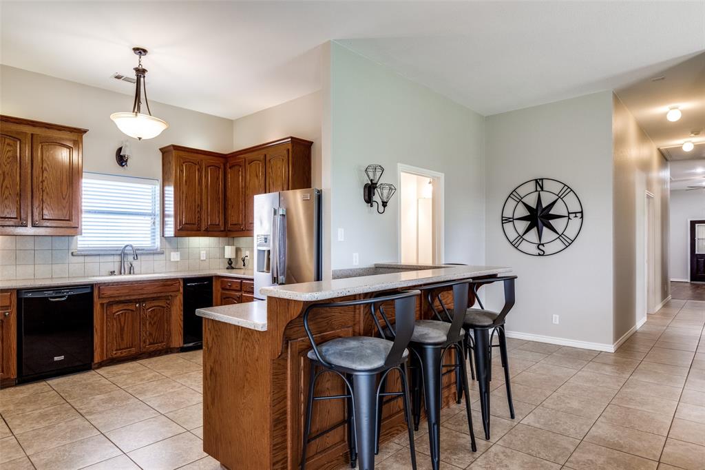 Bonham, Texas, 75418, United States, 3 Bedrooms Bedrooms, ,2 BathroomsBathrooms,Residential,For Sale,1691474