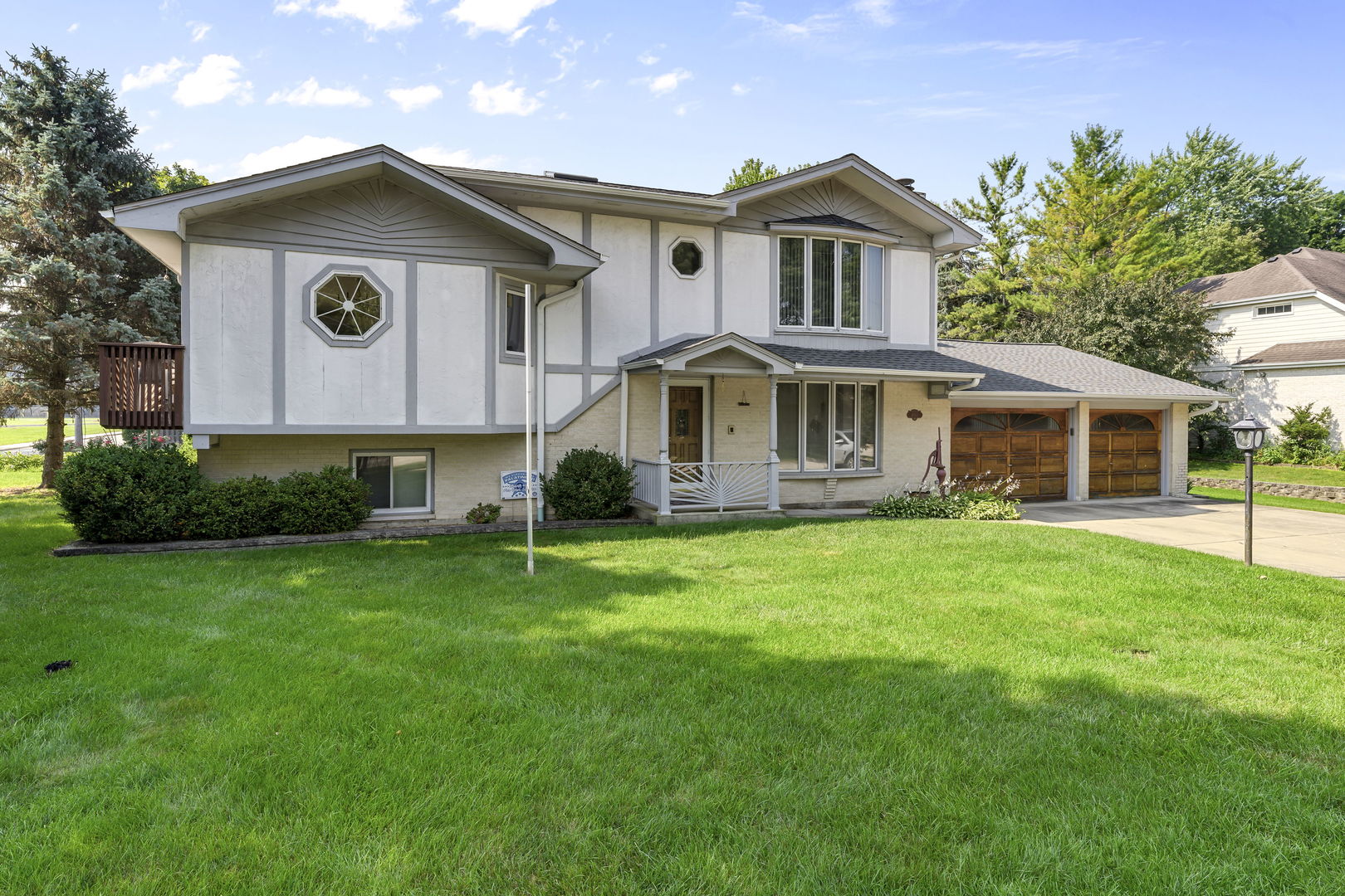 Palatine, Illinois, 60067, United States, 5 Bedrooms Bedrooms, ,3 BathroomsBathrooms,Residential,For Sale,1901159