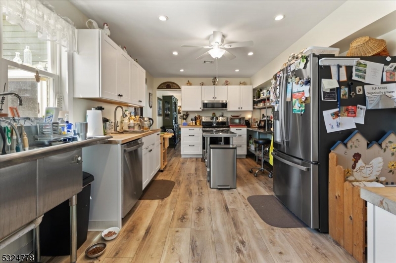 Lebanon Twp., New Jersey, 08827, United States, 4 Bedrooms Bedrooms, ,3 BathroomsBathrooms,Residential,For Sale,1847563