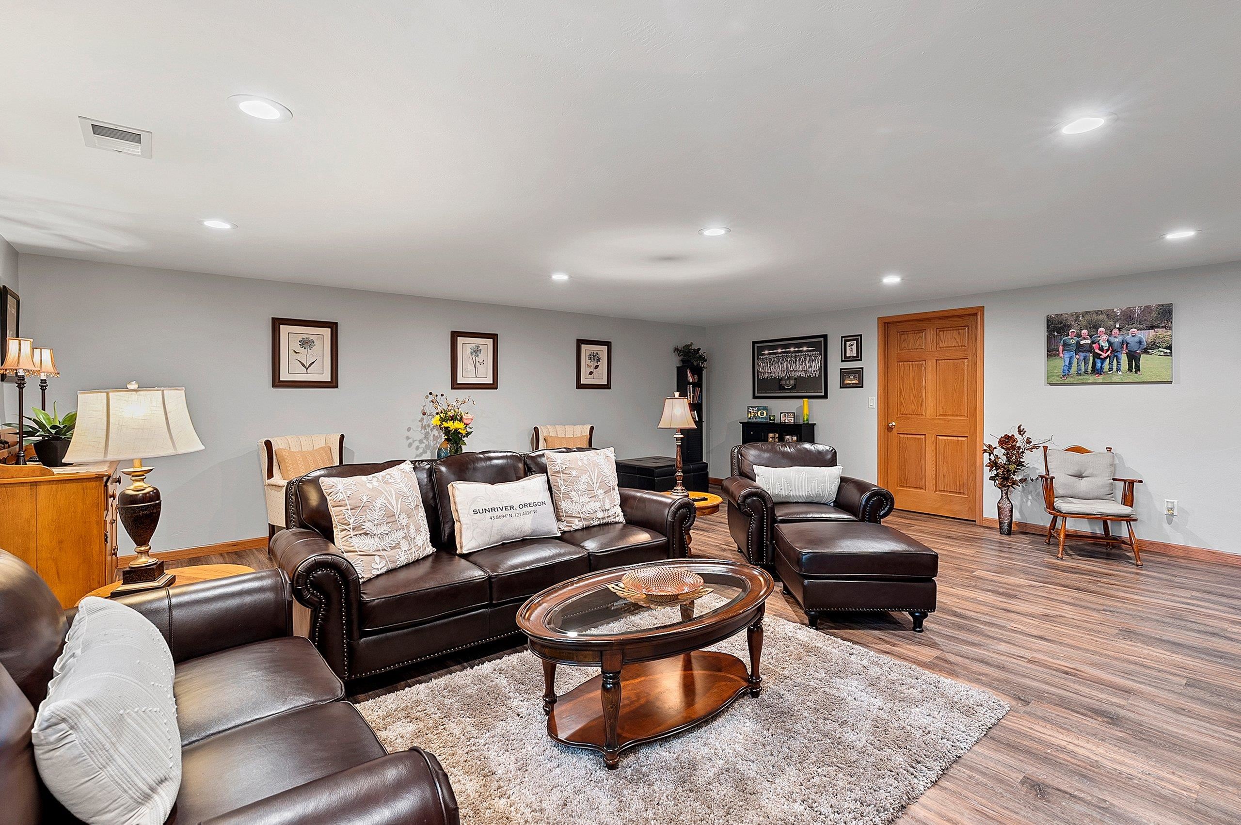 SHAWANO, Wisconsin, 54166, United States, 3 Bedrooms Bedrooms, ,3 BathroomsBathrooms,Residential,For Sale,1940998