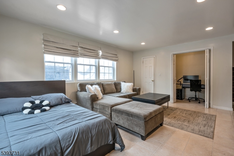 Woodland Park, New Jersey, 07424, United States, 3 Bedrooms Bedrooms, ,3 BathroomsBathrooms,Residential,For Sale,1984808