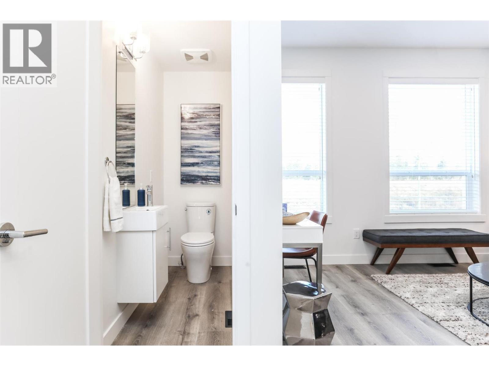 KELOWNA, British Columbia, V1V 0H2, CA, 3 Bedrooms Bedrooms, ,2 BathroomsBathrooms,Residential,For Sale,1961445