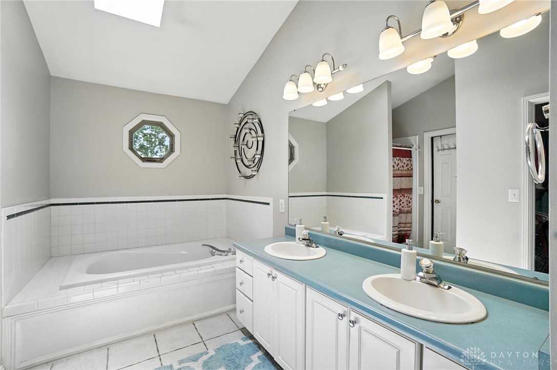 Dayton, Ohio, 45458, United States, 4 Bedrooms Bedrooms, ,4 BathroomsBathrooms,Residential,For Sale,1875068