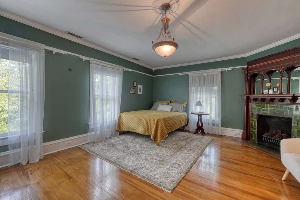 Andrews, North Carolina, 28901, United States, 5 Bedrooms Bedrooms, ,4 BathroomsBathrooms,Residential,For Sale,1912195