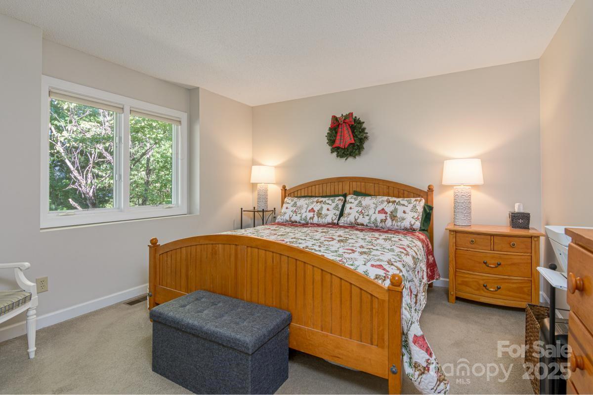 Hendersonville, North Carolina, 28739, United States, 3 Bedrooms Bedrooms, ,2 BathroomsBathrooms,Residential,For Sale,1974485