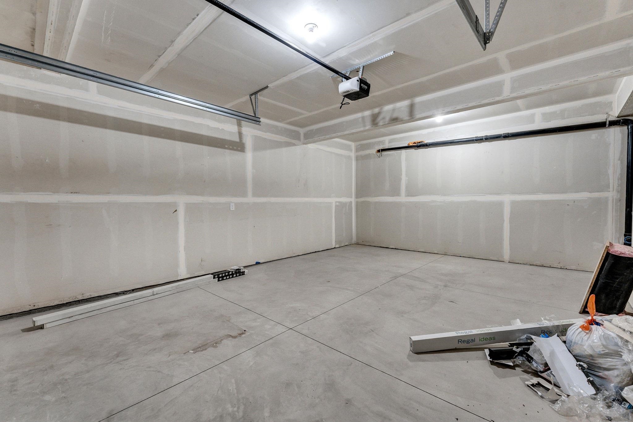 Spokane, Washington, 99212, United States, 3 Bedrooms Bedrooms, ,6 BathroomsBathrooms,Residential,For Sale,1986291