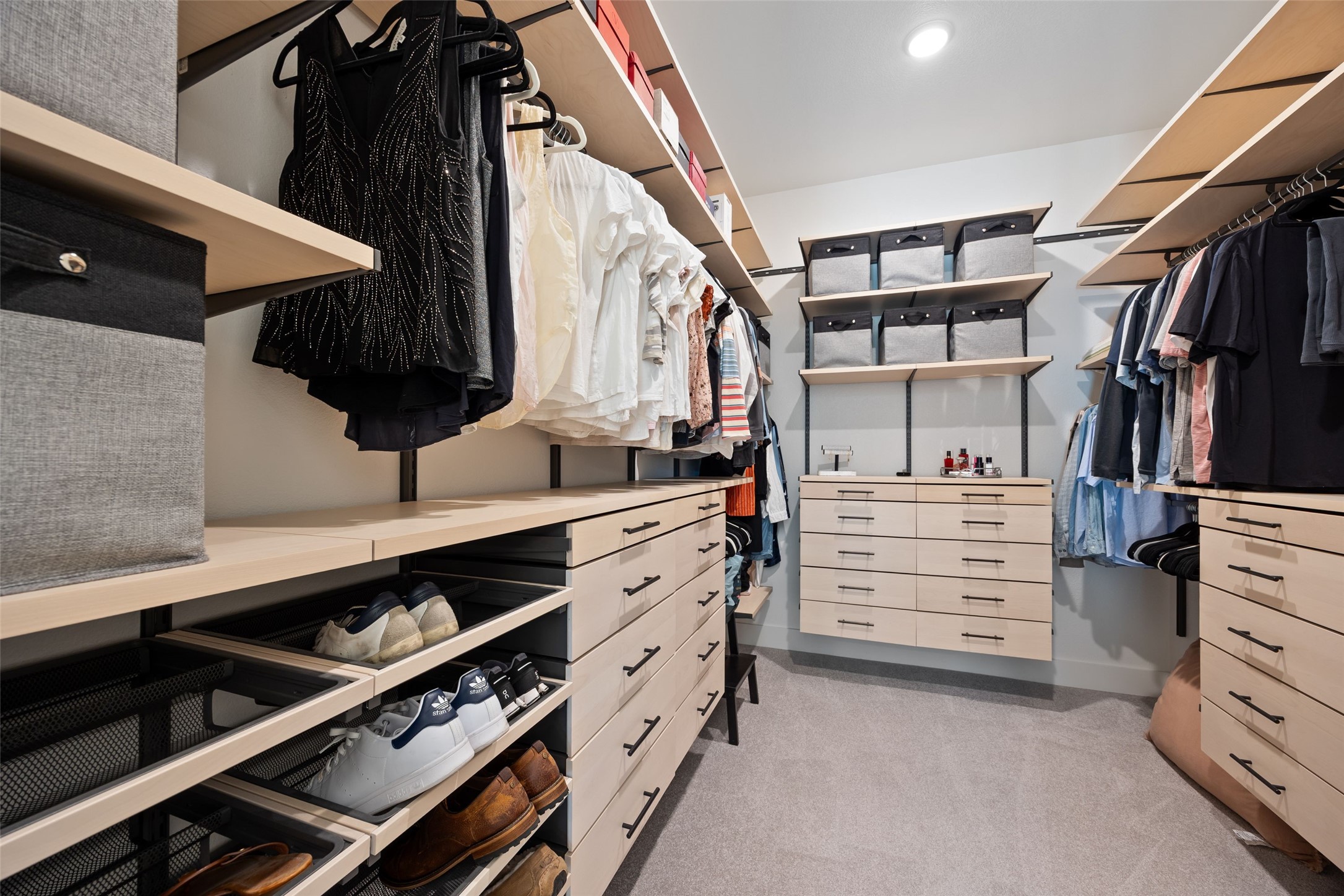 Arlington, Texas, 76005, United States, 4 Bedrooms Bedrooms, ,5 BathroomsBathrooms,Residential,For Sale,1963116