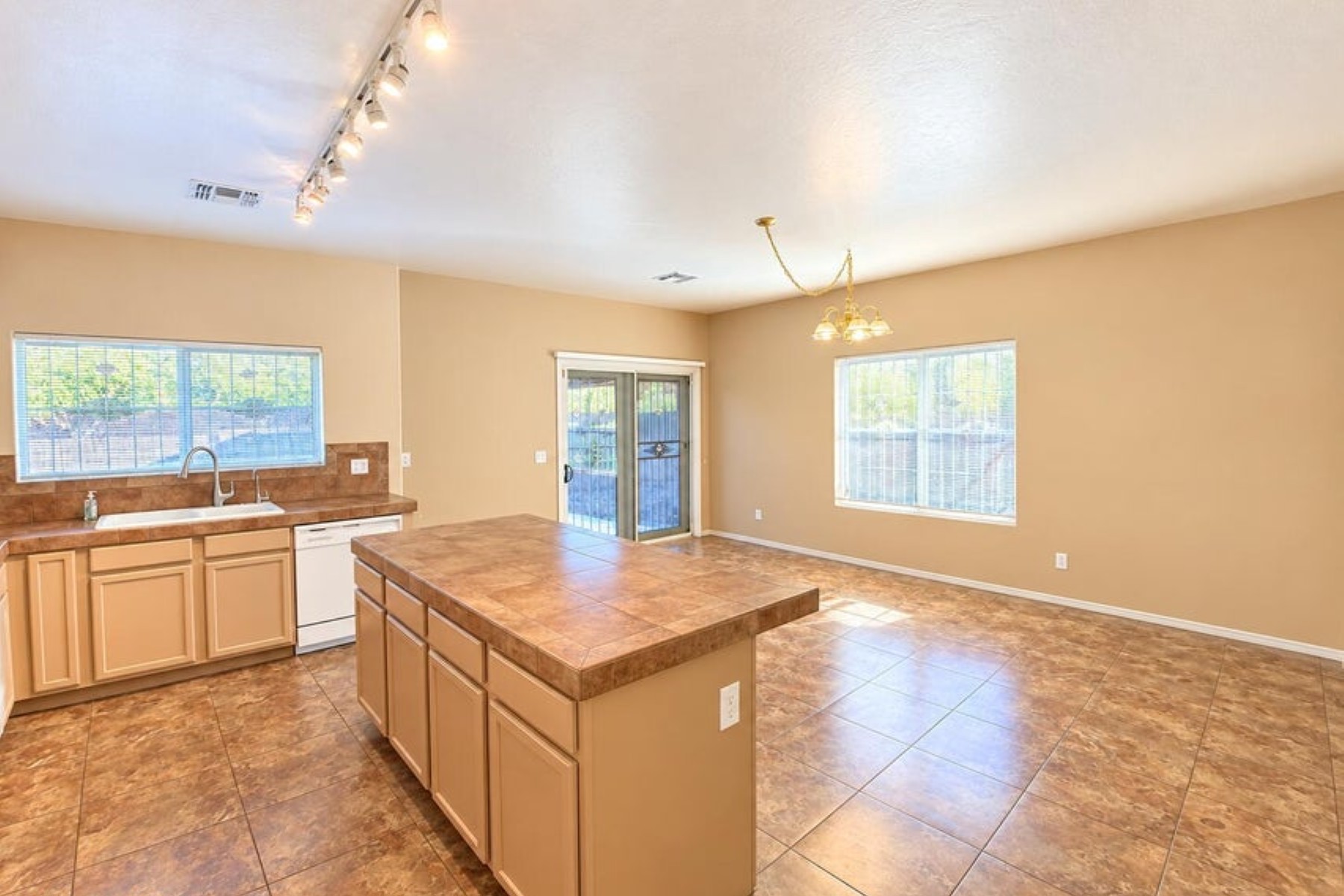  4196 E Stone River Drive¦Tucson, AZ - 物件實景