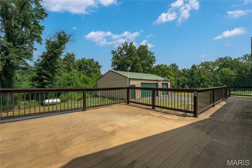 Edwardsville, Illinois, 62025, United States, 5 Bedrooms Bedrooms, ,4 BathroomsBathrooms,Residential,For Sale,1975622