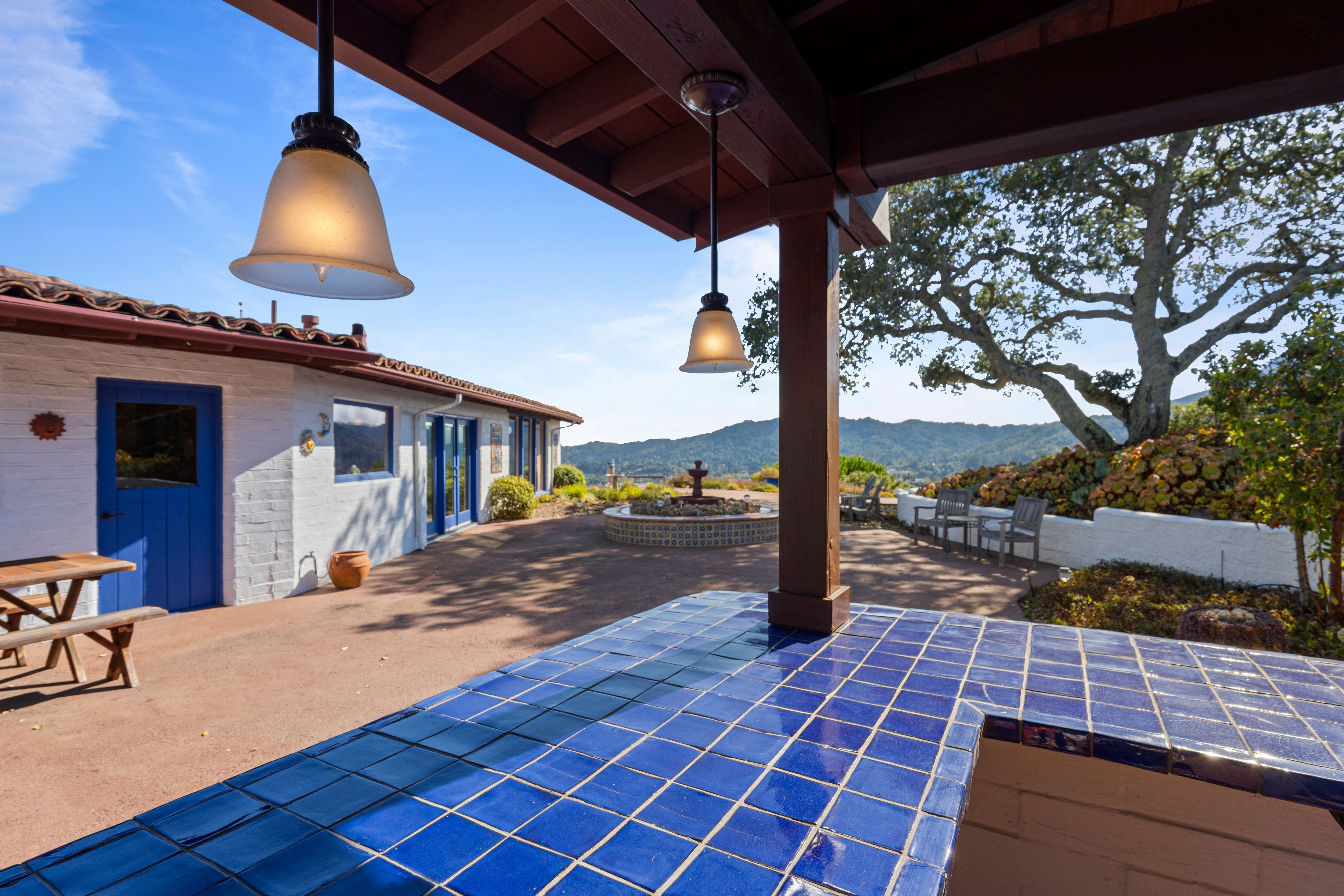  Artisan Hacienda-Style Home with Sweeping Bay to Tam Views - 物件實景