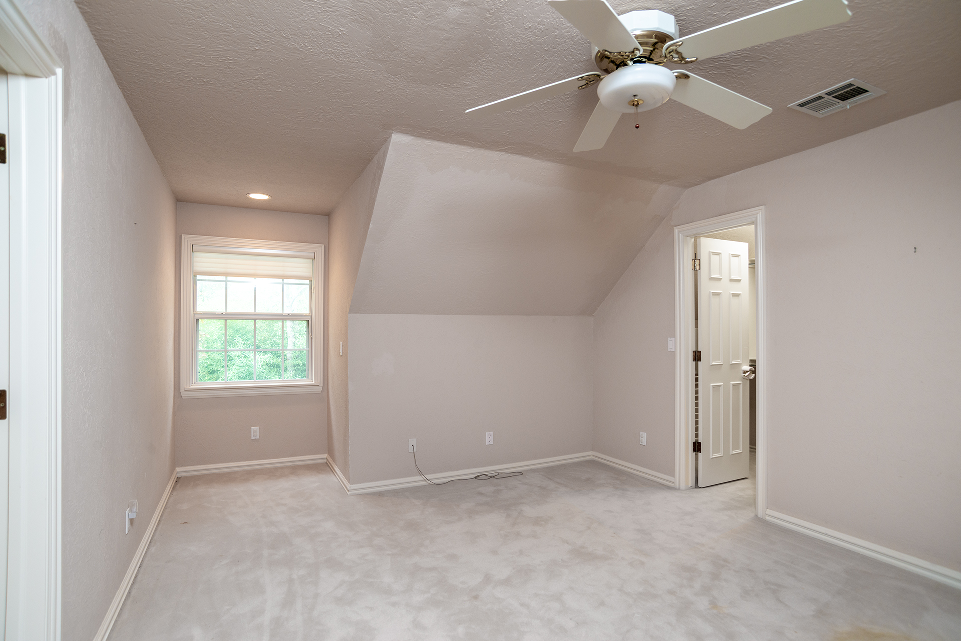 Stillwater, Oklahoma, 74074, United States, 5 Bedrooms Bedrooms, ,4 BathroomsBathrooms,Residential,For Sale,1981568