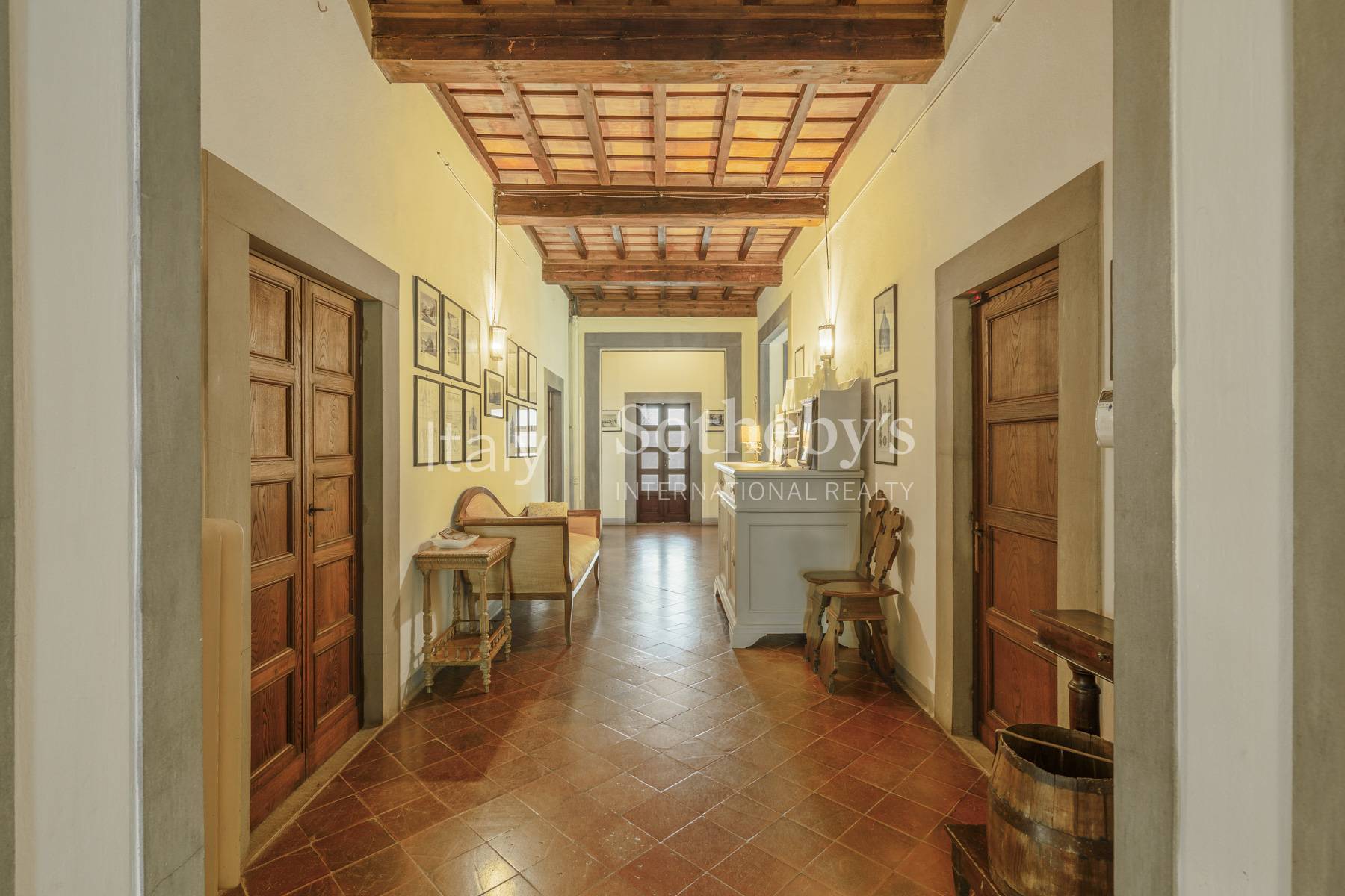  Prestigious estate with private pool - 物件實景