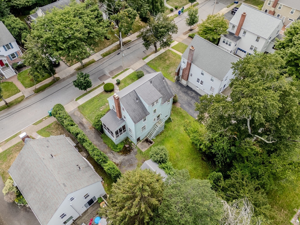 Newton, Massachusetts, 02461, United States, 3 Bedrooms Bedrooms, ,2 BathroomsBathrooms,Residential,For Sale,1934671