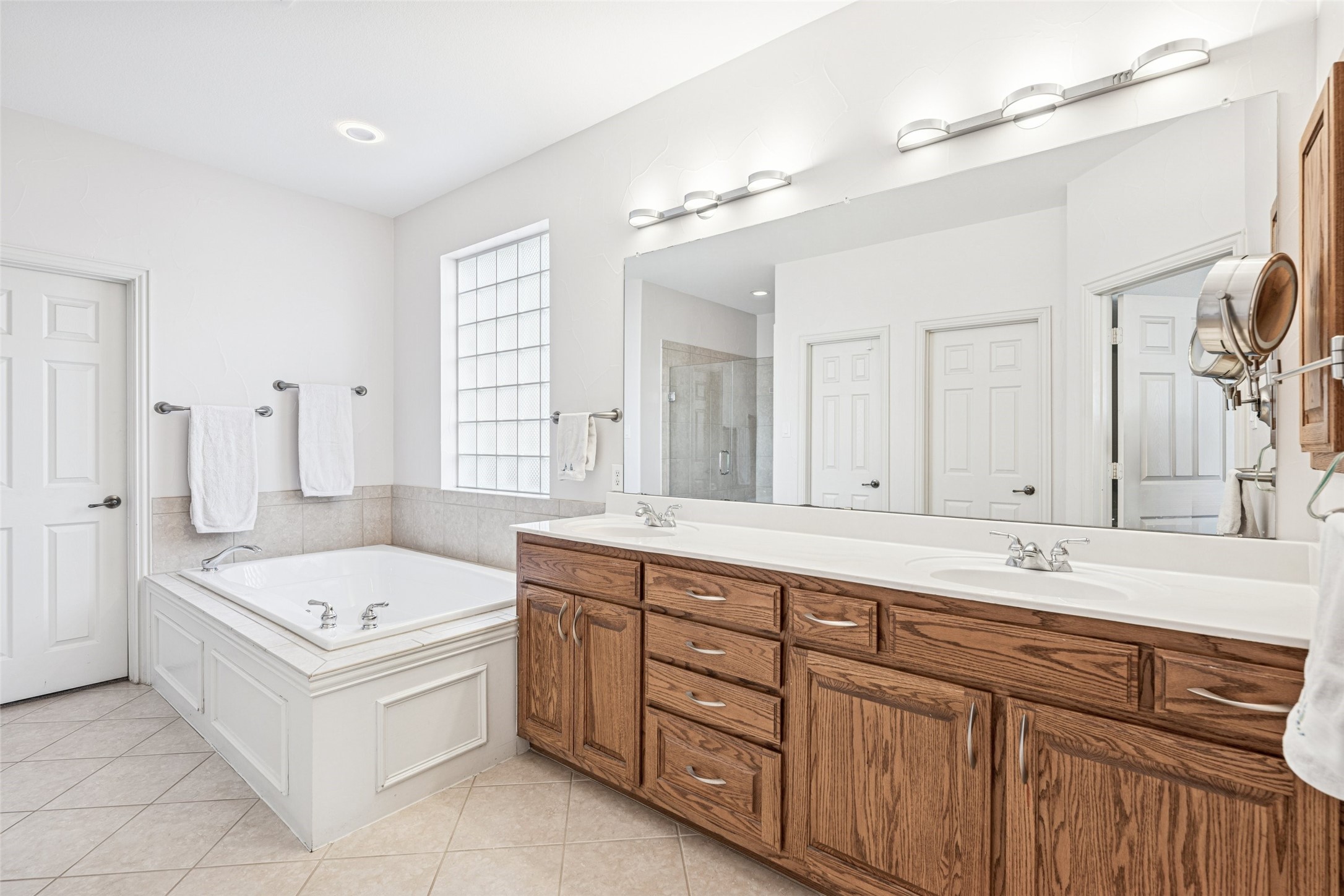 Frisco, Texas, 75036, United States, 4 Bedrooms Bedrooms, ,4 BathroomsBathrooms,Residential,For Sale,1987588