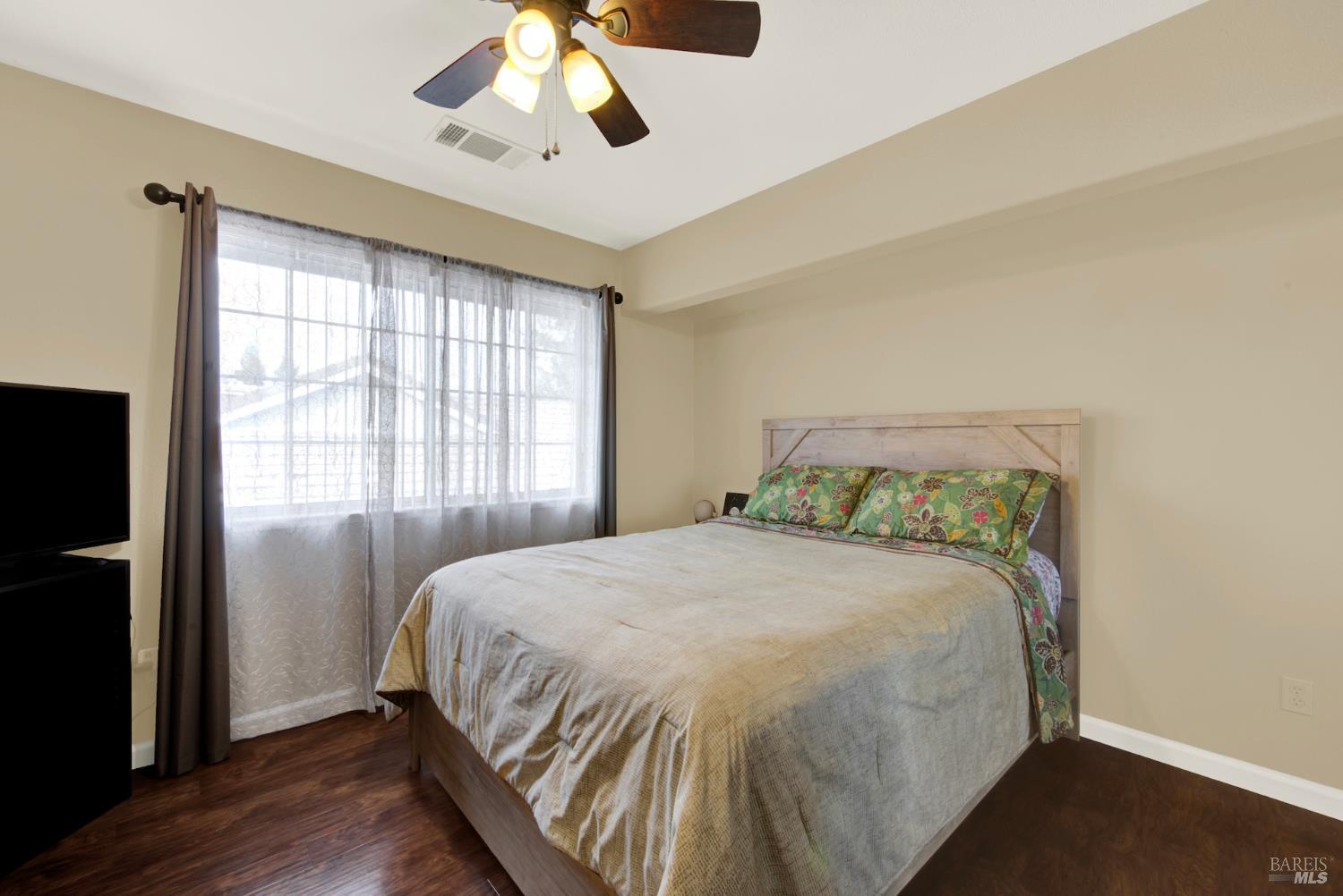 Dixon, California, 95620, United States, 5 Bedrooms Bedrooms, ,3 BathroomsBathrooms,Residential,For Sale,1992877