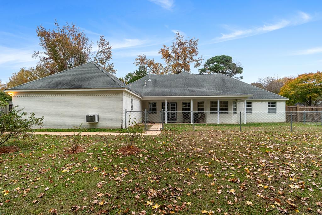 OXFORD, Mississippi, 38655, United States, 4 Bedrooms Bedrooms, ,3 BathroomsBathrooms,Residential,For Sale,1991795
