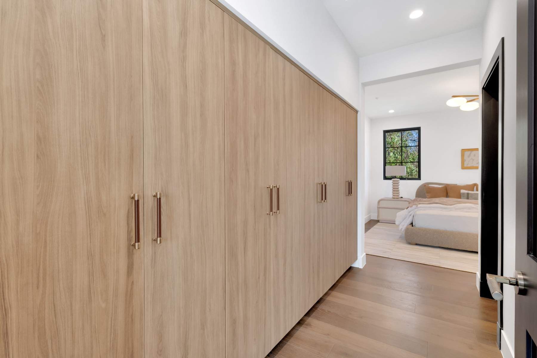  8671 Clifton Way - 物件實景