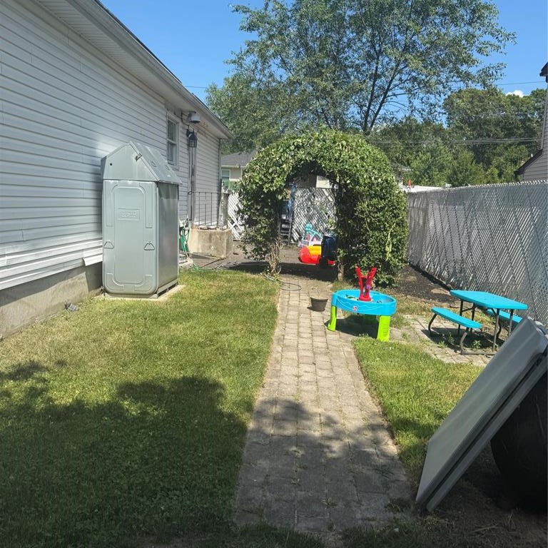 Ronkonkoma, New York, 11779, United States, 3 Bedrooms Bedrooms, ,2 BathroomsBathrooms,Residential,For Sale,1876247