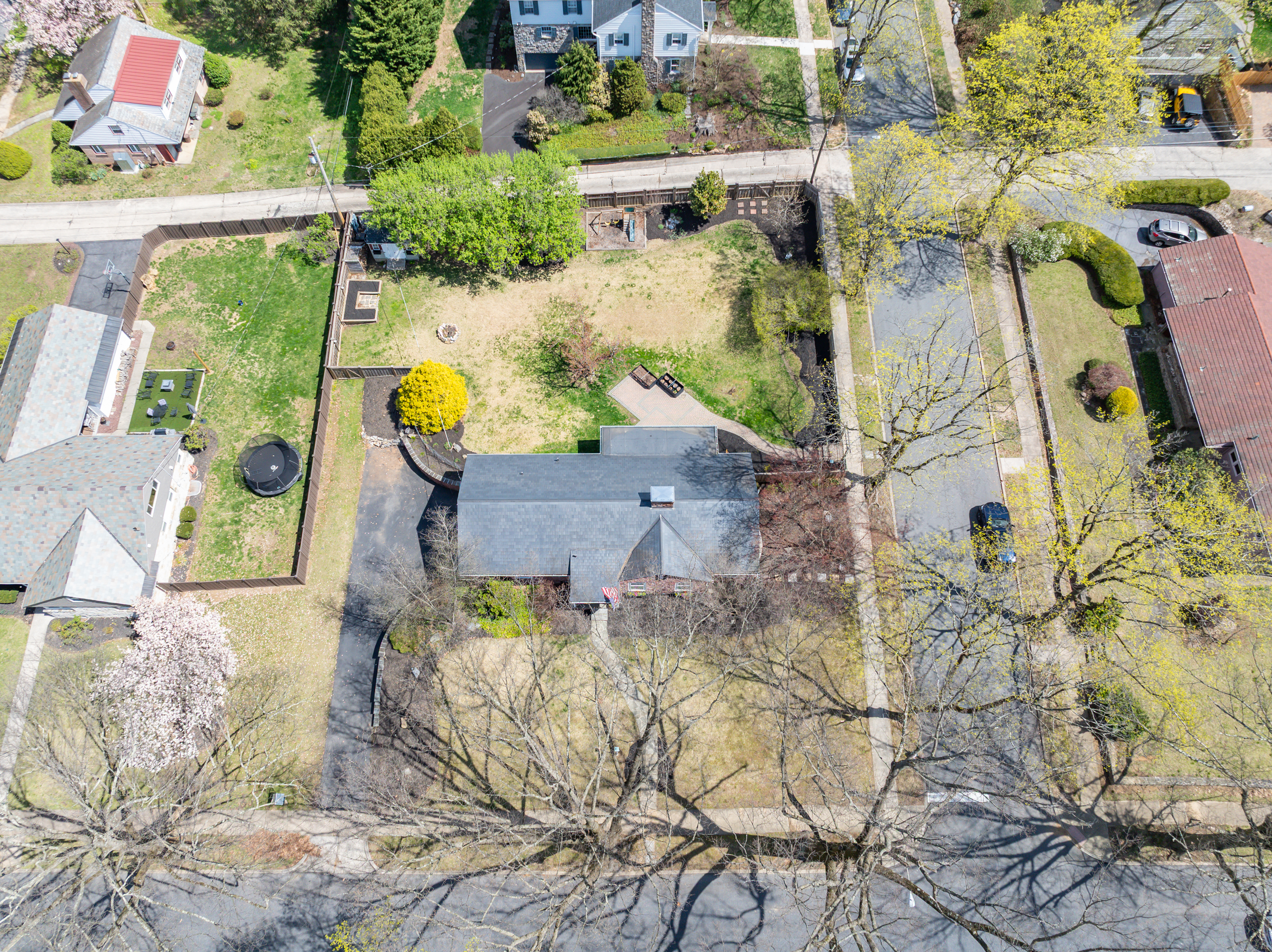 Wyomissing, Pennsylvania, 19610, United States, 4 Bedrooms Bedrooms, ,3 BathroomsBathrooms,Residential,For Sale,1938132