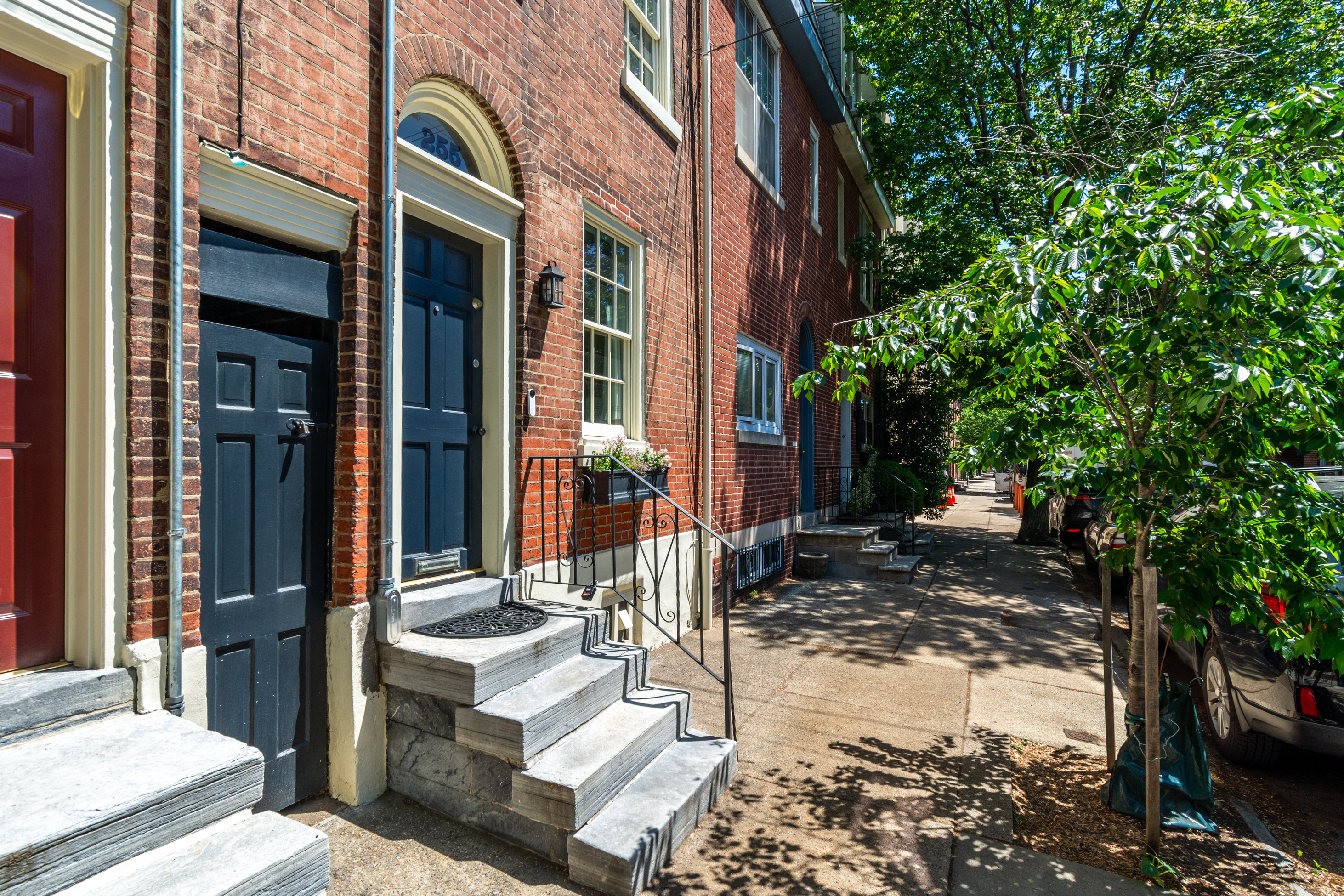  Vibrant Queen Village Gem - 物件實景