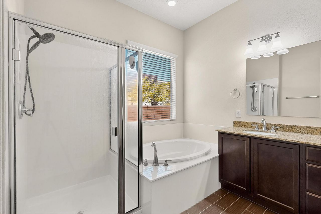 Rio Rancho, New Mexico, 87124, United States, 3 Bedrooms Bedrooms, ,2 BathroomsBathrooms,Residential,For Sale,1992883