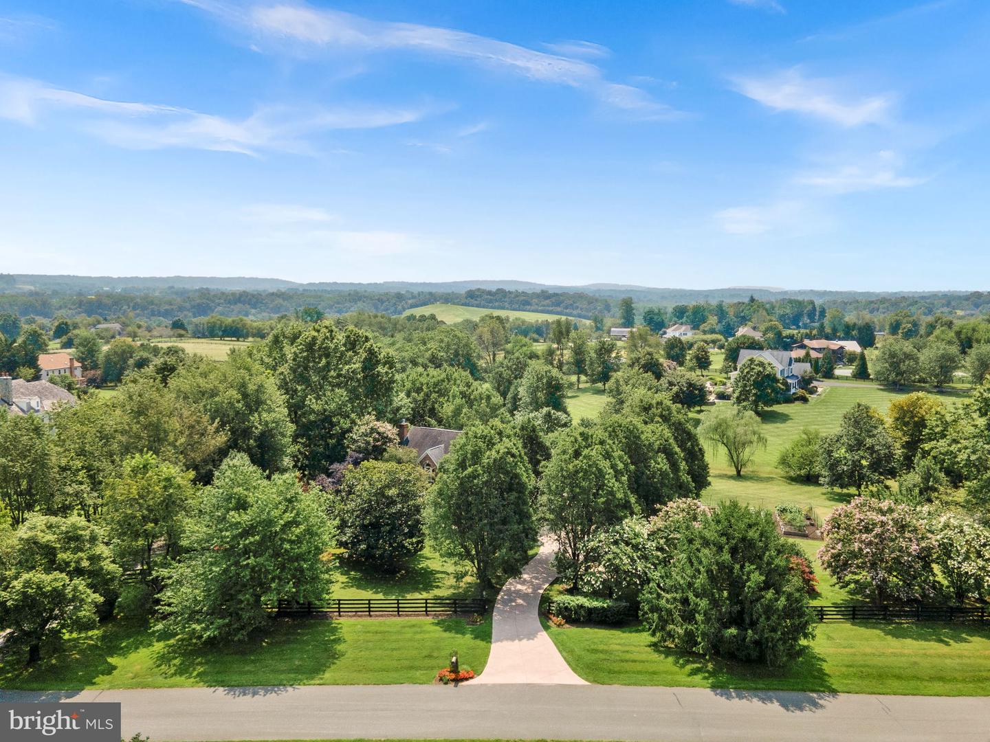 Waterford, Virginia, 20197, United States, 5 Bedrooms Bedrooms, ,4 BathroomsBathrooms,Residential,For Sale,1940957