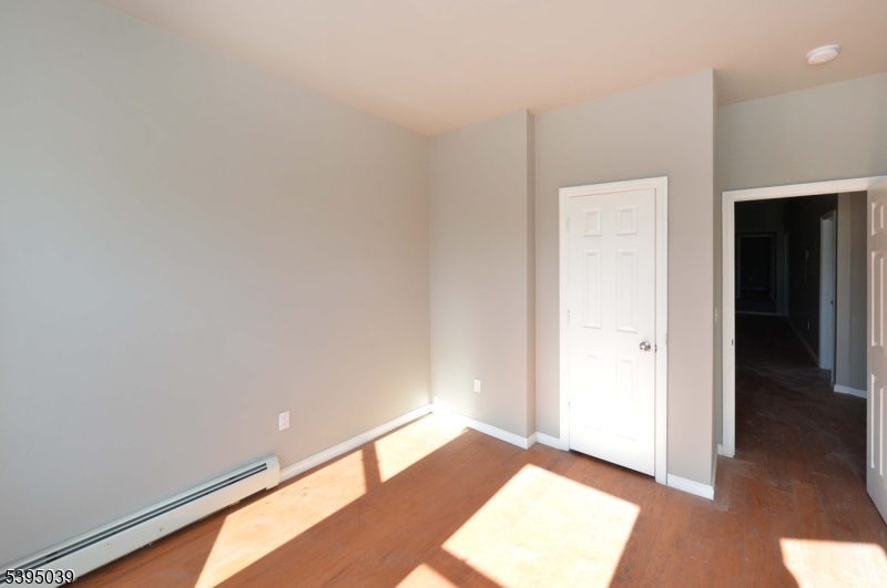 Paterson City, New Jersey, 07504, United States, 10 Bedrooms Bedrooms, ,3 BathroomsBathrooms,Residential,For Sale,1988111