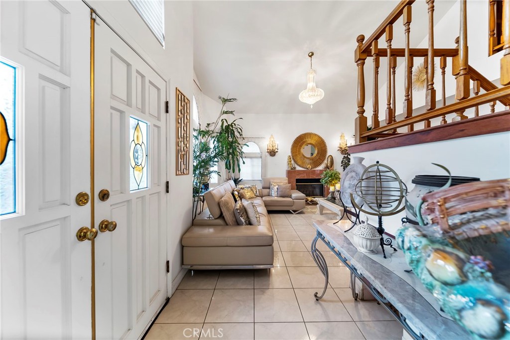 Los Angeles, California, 90041, United States, ,Residential,For Sale,2013561