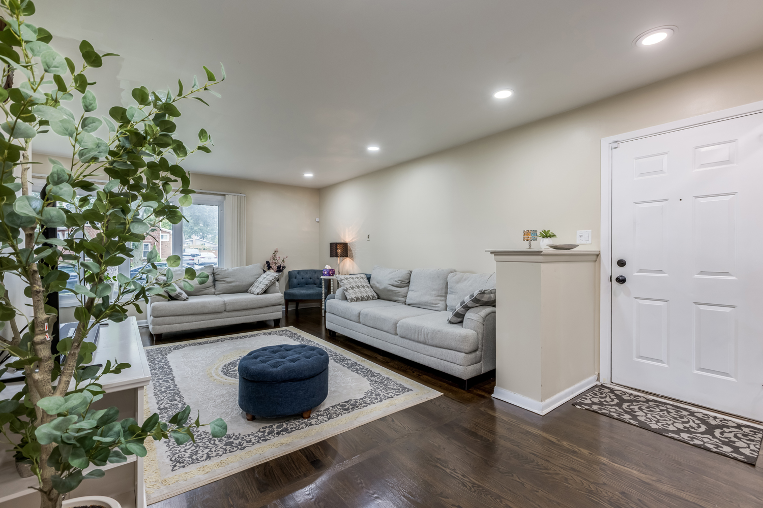 Morton Grove, Illinois, 60053, United States, 5 Bedrooms Bedrooms, ,3 BathroomsBathrooms,Residential,For Sale,1928760