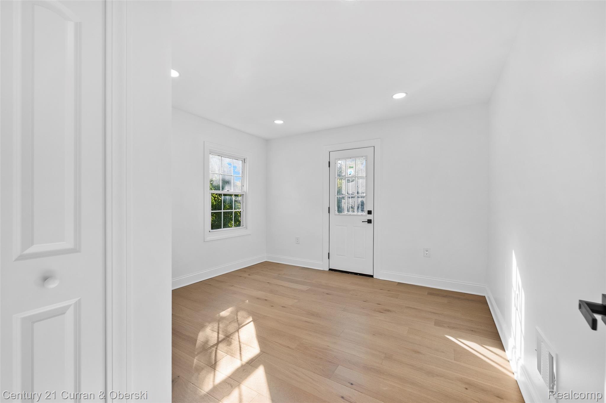 Dearborn, Michigan, 48124, United States, 4 Bedrooms Bedrooms, ,3 BathroomsBathrooms,Residential,For Sale,1979492