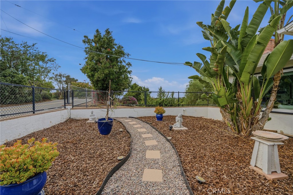 Fallbrook, California, 92028, United States, 3 Bedrooms Bedrooms, ,3 BathroomsBathrooms,Residential,For Sale,1987040