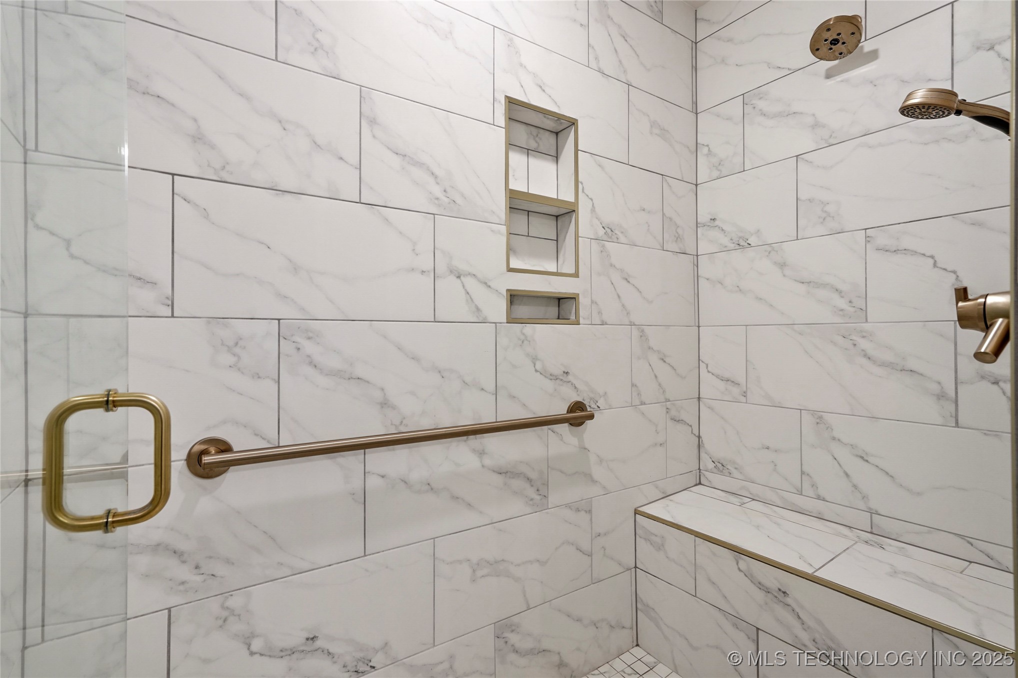 Tulsa, Oklahoma, 74132, United States, 2 Bedrooms Bedrooms, ,2 BathroomsBathrooms,Residential,For Sale,1926160