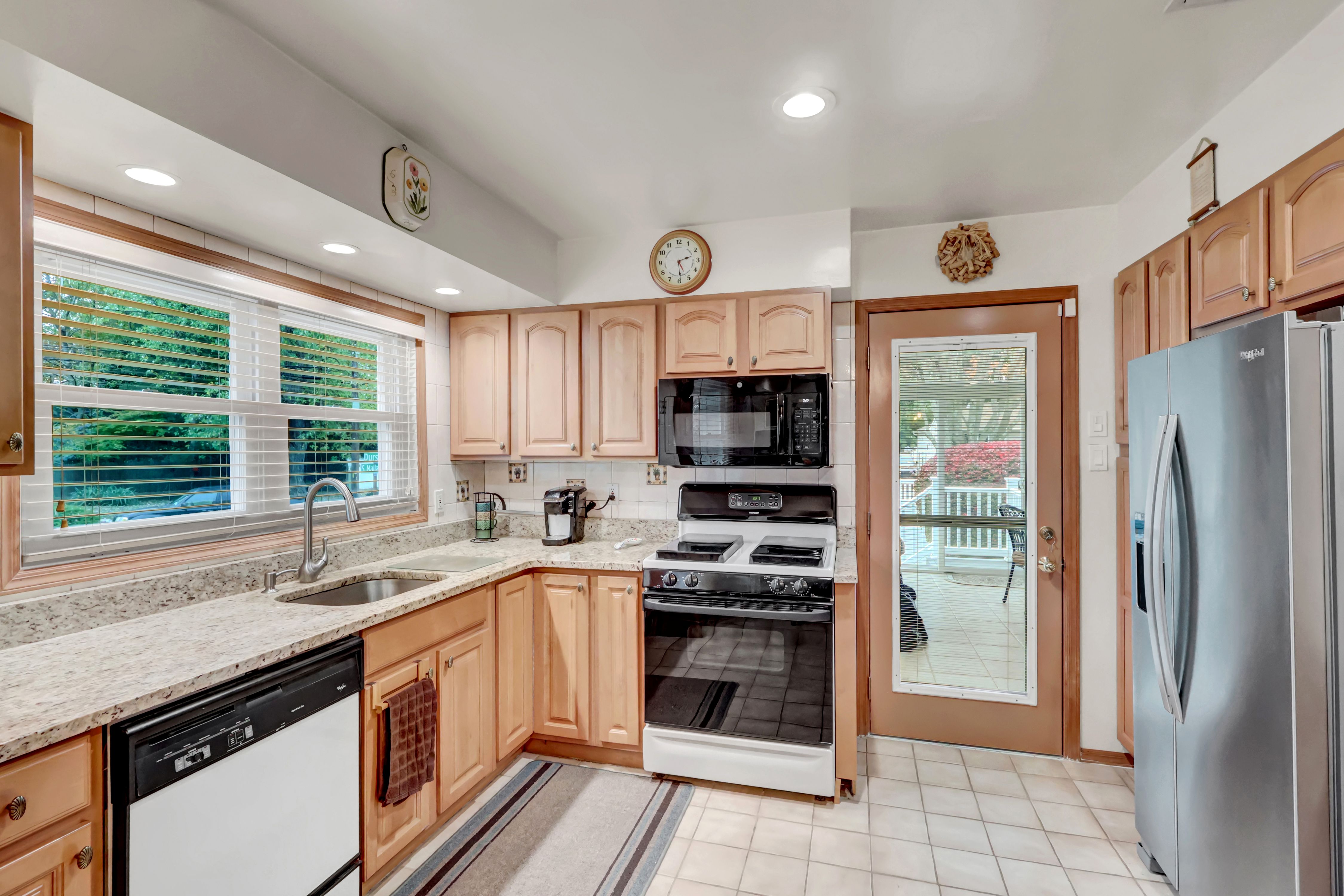 Selden, New York, 11784, United States, 2 Bedrooms Bedrooms, ,1 BathroomBathrooms,Residential,For Sale,1976692