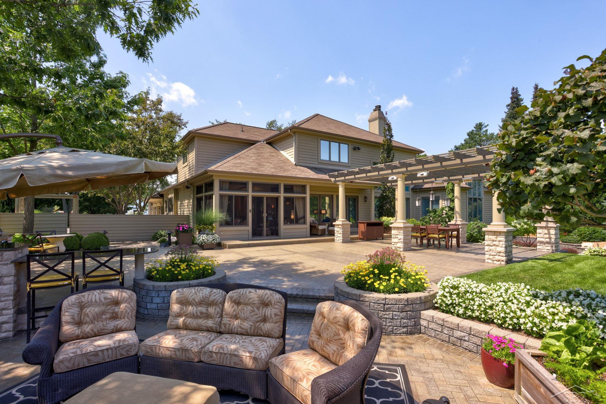 210 Golfview, Saginaw, Michigan, 48638, United States, 4 Bedrooms Bedrooms, ,6 BathroomsBathrooms,Residential,For Sale,210 Golfview,1320030