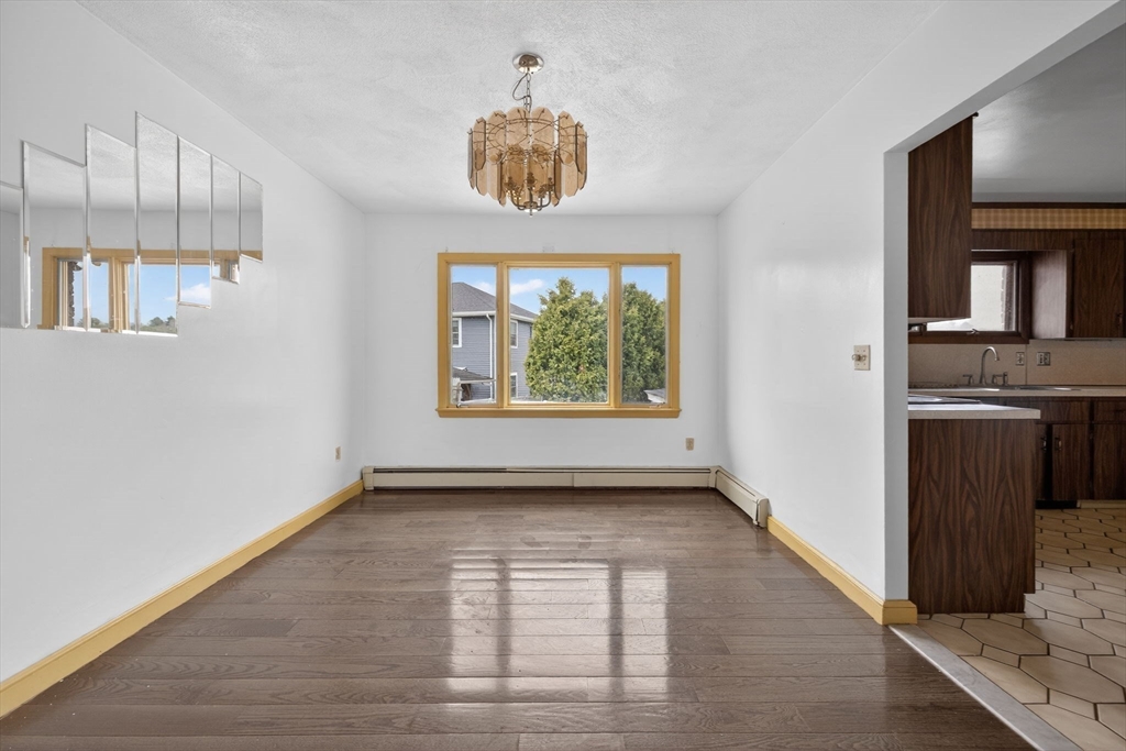 Framingham, Massachusetts, 01702, United States, 5 Bedrooms Bedrooms, ,5 BathroomsBathrooms,Residential,For Sale,2035320